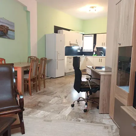 Happy House In Návplio